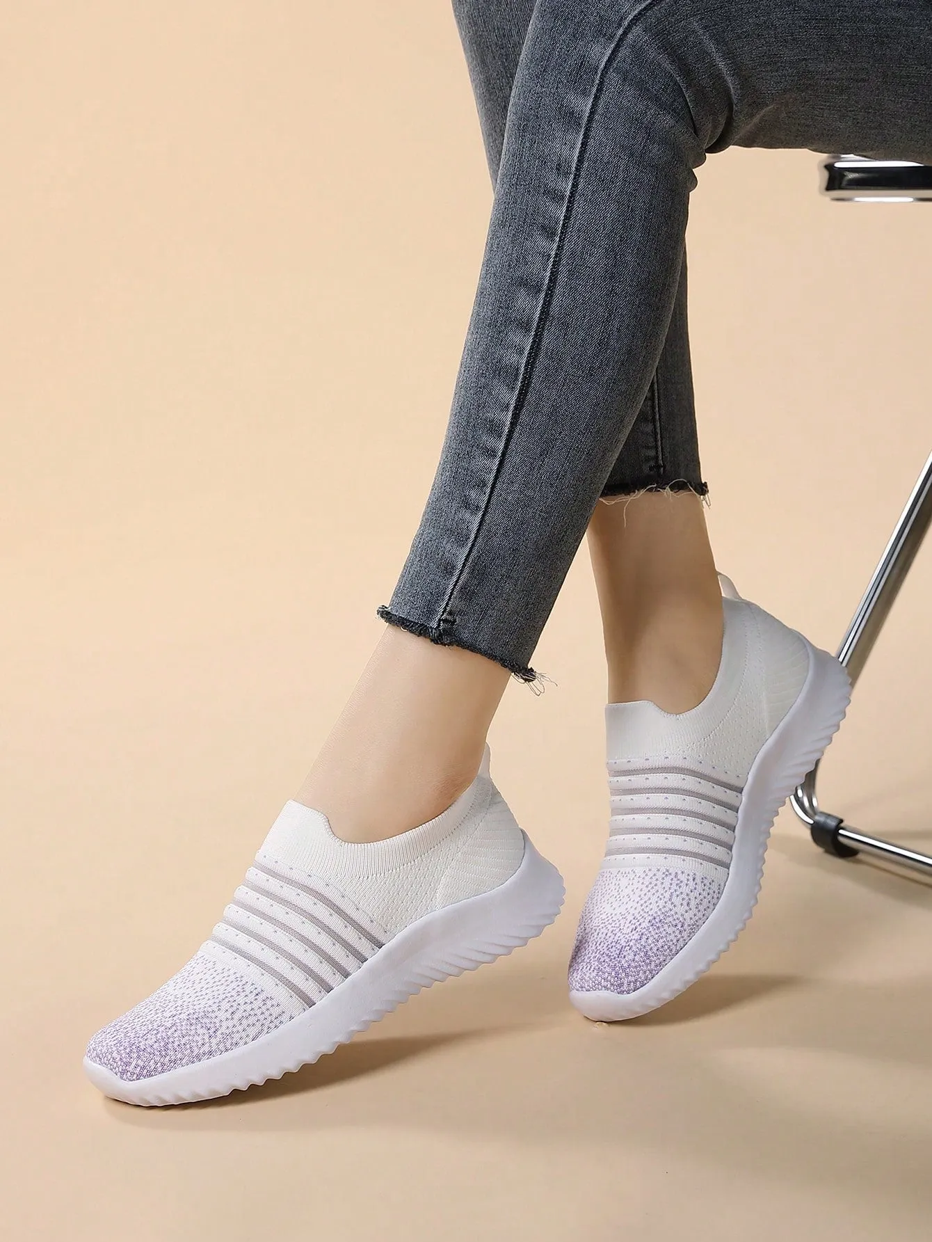 2024 Slip-On Athletic Sneakers: Lightweight, Breathable, and Comfortable Design for Women