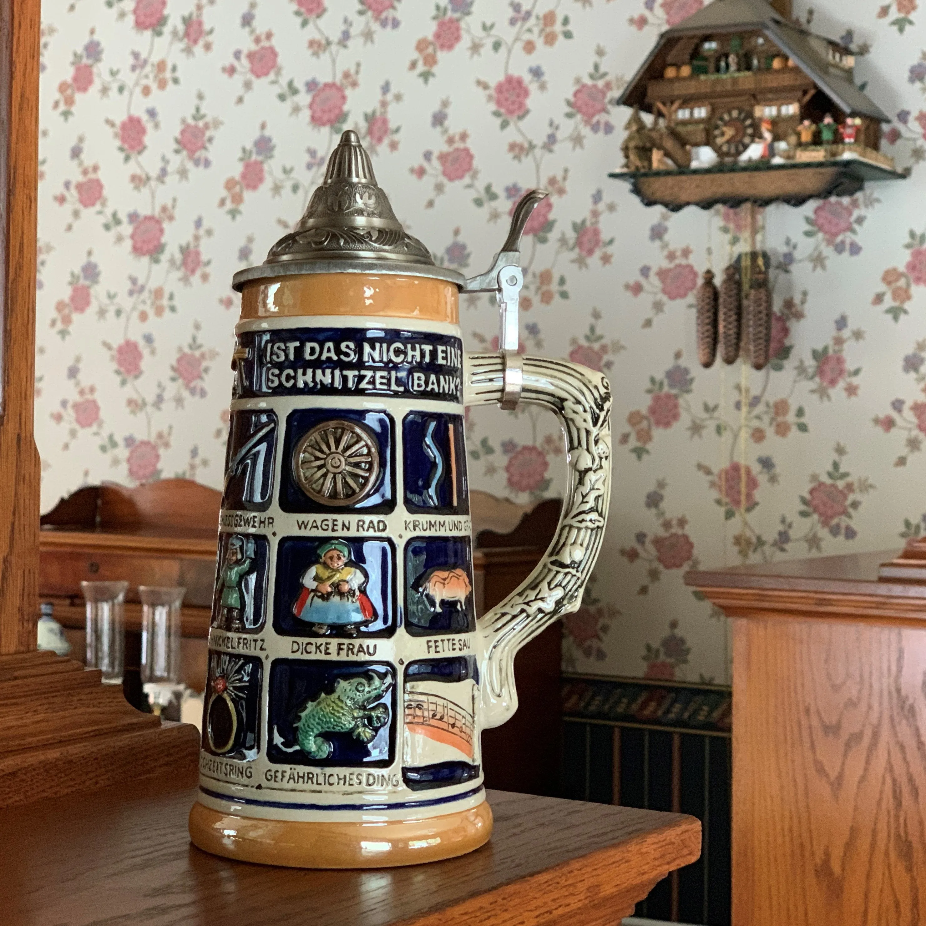 German Schnitzelbank Song 1L Lidded Beer Stein