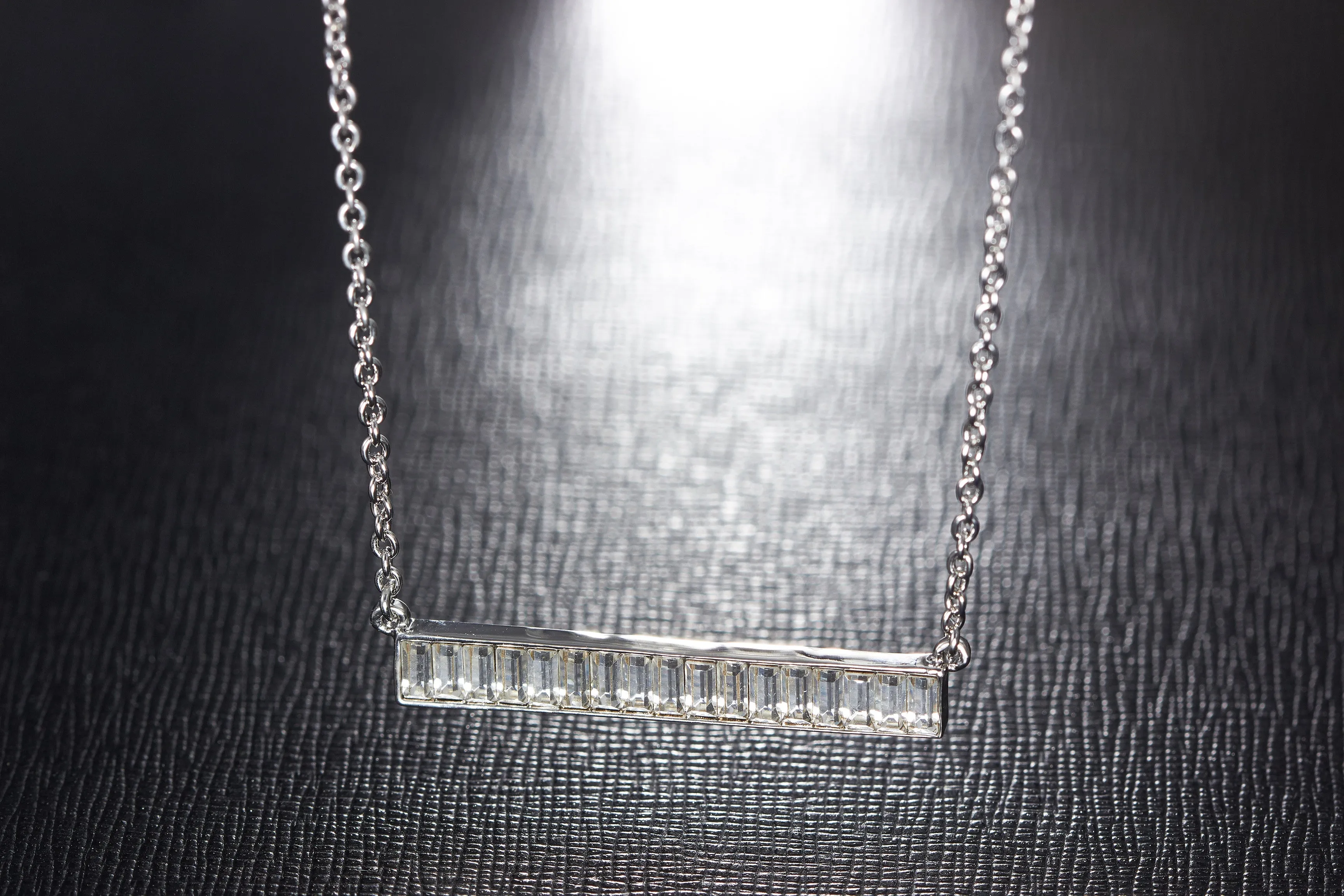 The straight cubic zirconia necklace